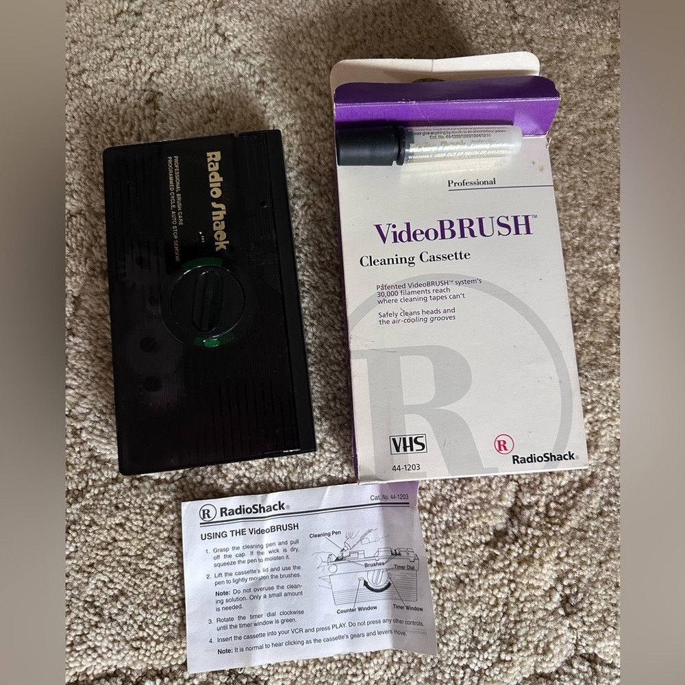RadioShack VideoBRUSH VHS VCR Head Cleaning Cassette 44-1203 Professional Kit